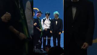 Chan, Felix & Taeyong chatting | 230810 K Global Heart Dream Awards