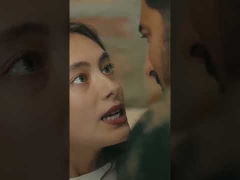 لقد احتضن حبيبة حياته وأخذها بعيد ا ابنة السفير Shorts