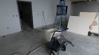 HOW TO SPRAY LIGHT  ORANGE PEEL TEXTURE ON DRYWALL LIKE A PRO USING A GRACO RTX