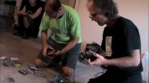 Ironing & Hal McGee at Apartment Music #13 -- 4 cassette recorders duo noise improv microcassette