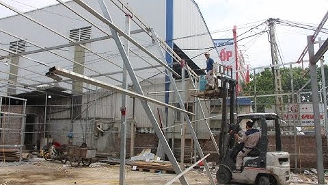 VIDEO: Một số hộ dân xã Tân Tiến tự nguyện tháo dỡ công trình vi phạm xây dựng trên đất nông nghiệp