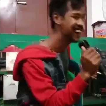 nyanyi lucu suara ketinggian