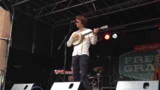 As I Roved Out - Vermont&#39;s Sam Amidon singing and picking clawhammer banjo