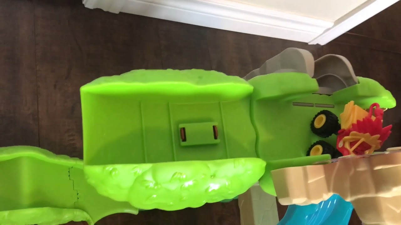 BLAZE AND THE MONSTER MACHINES ANIMAL ISLAND STUNTS SPEEDWAY PLAYSET WILD WHEELS BLAZE TOY REVIEW