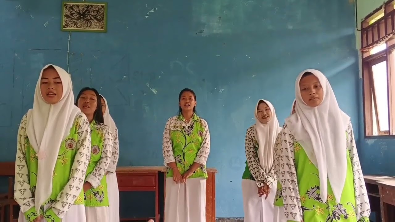 Tugas sekolah bernyanyi sma 4 sampit