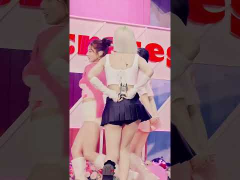 Strategy - TWICE (트와이스) MOMO fancam Strategy - TWICE (트와이스) MOMO fancam