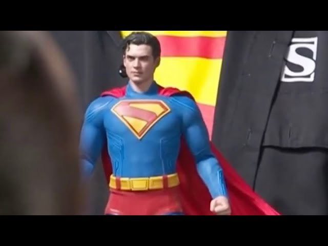Hot Toys Superman 2025 1/6 scale figure revealed - YouTube