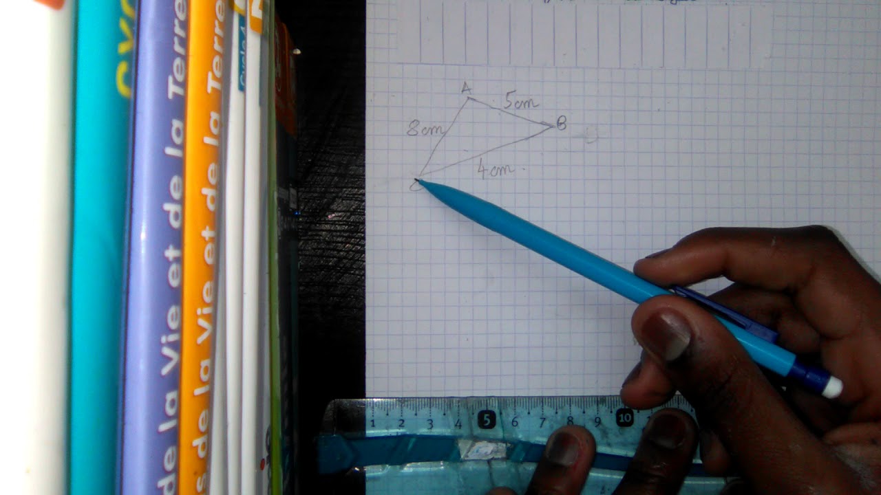 Exercice: Réaliser une figure à main levée pour la construire ou la reproduire en vraie longueur