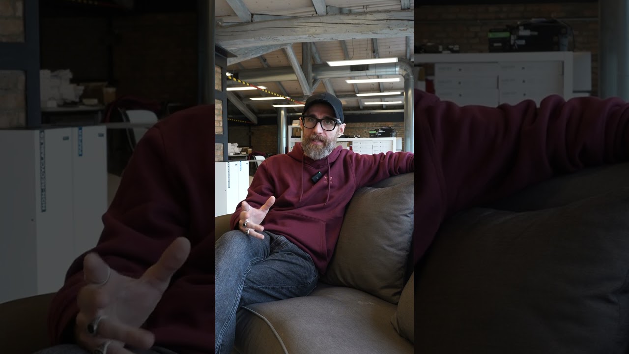 Il fotografo operaio Alessandro Trapezio _Corso Professional in graphic design