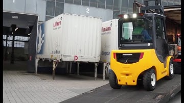 IFOY 2015 Logistics by Hellmann