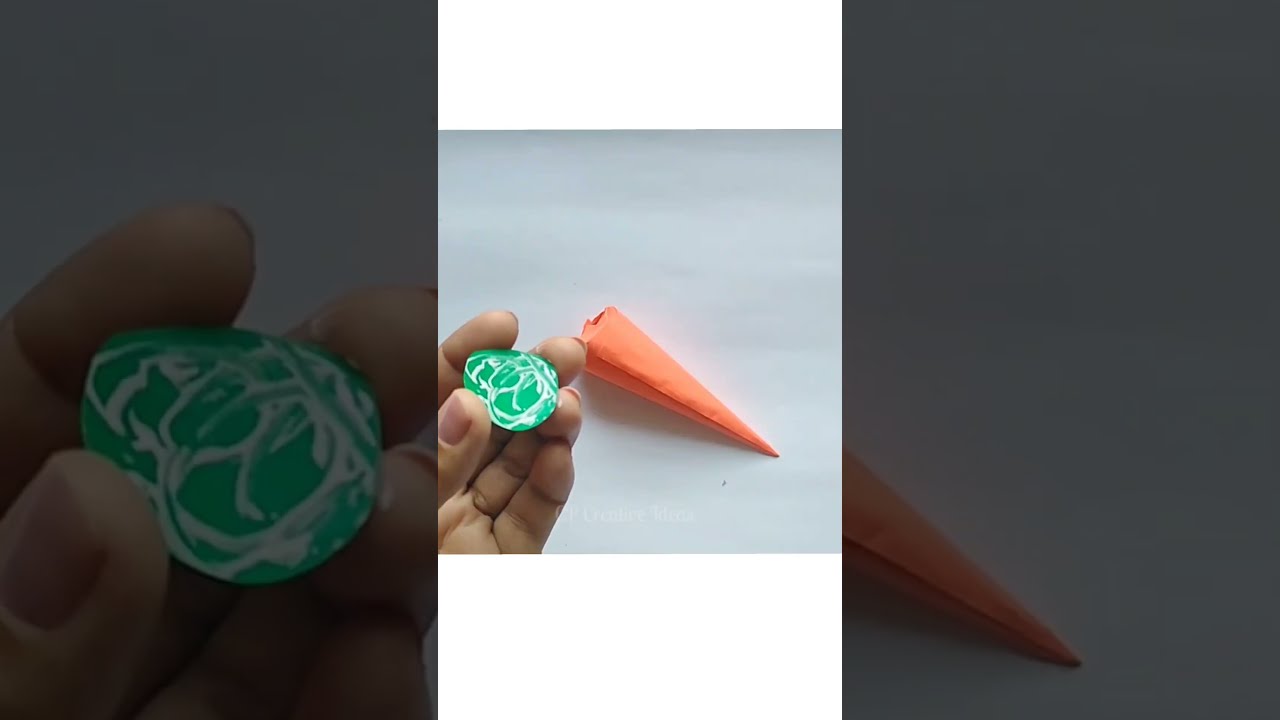 Paper carrot short 