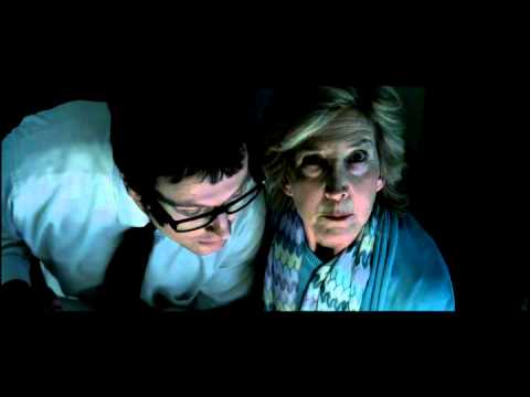 INSIDIOUS FILMCLIP: Untersuchung der seltsamen Vor...