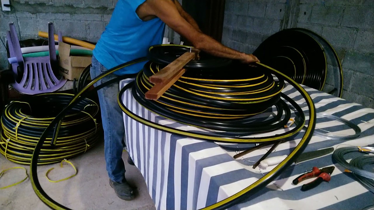 Como fazer espiral de mangueira para aquecimento solar caseiro
