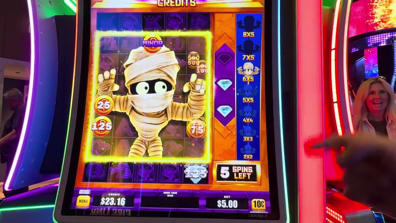 Unbelievable Bonus on Spooky Link! Massive Jackpot! #handpay #jackpot #slot 