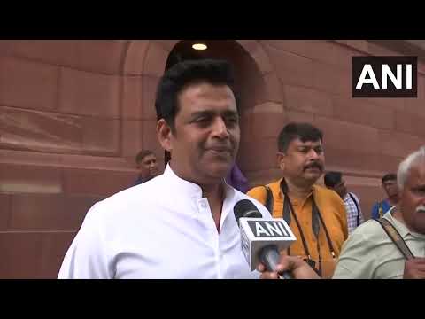 विपक्ष जहां चाहे वहां जा सकते हैं. विपक्ष को पाकिस्तान, श्रीलंका और चीन जाना चाहिए.