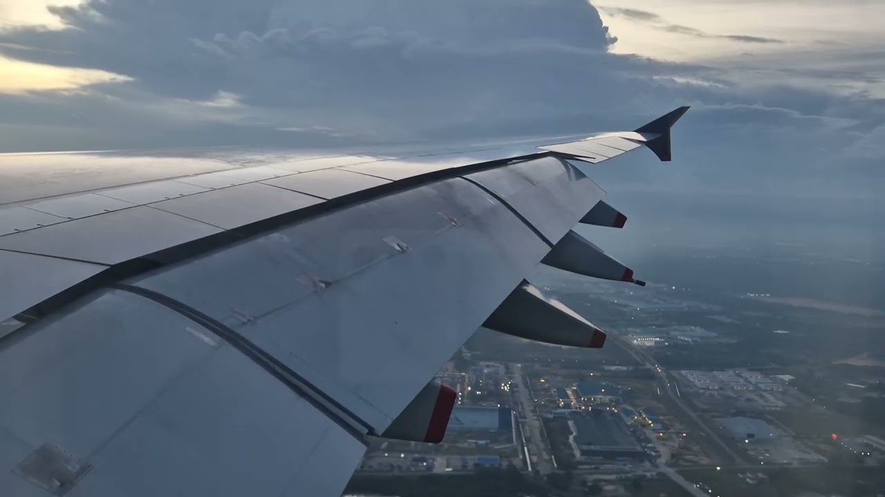 Singapore Airlines SQ893 - Airbus A380 | Approach & Landing at Singapore Changi Airport (SIN)