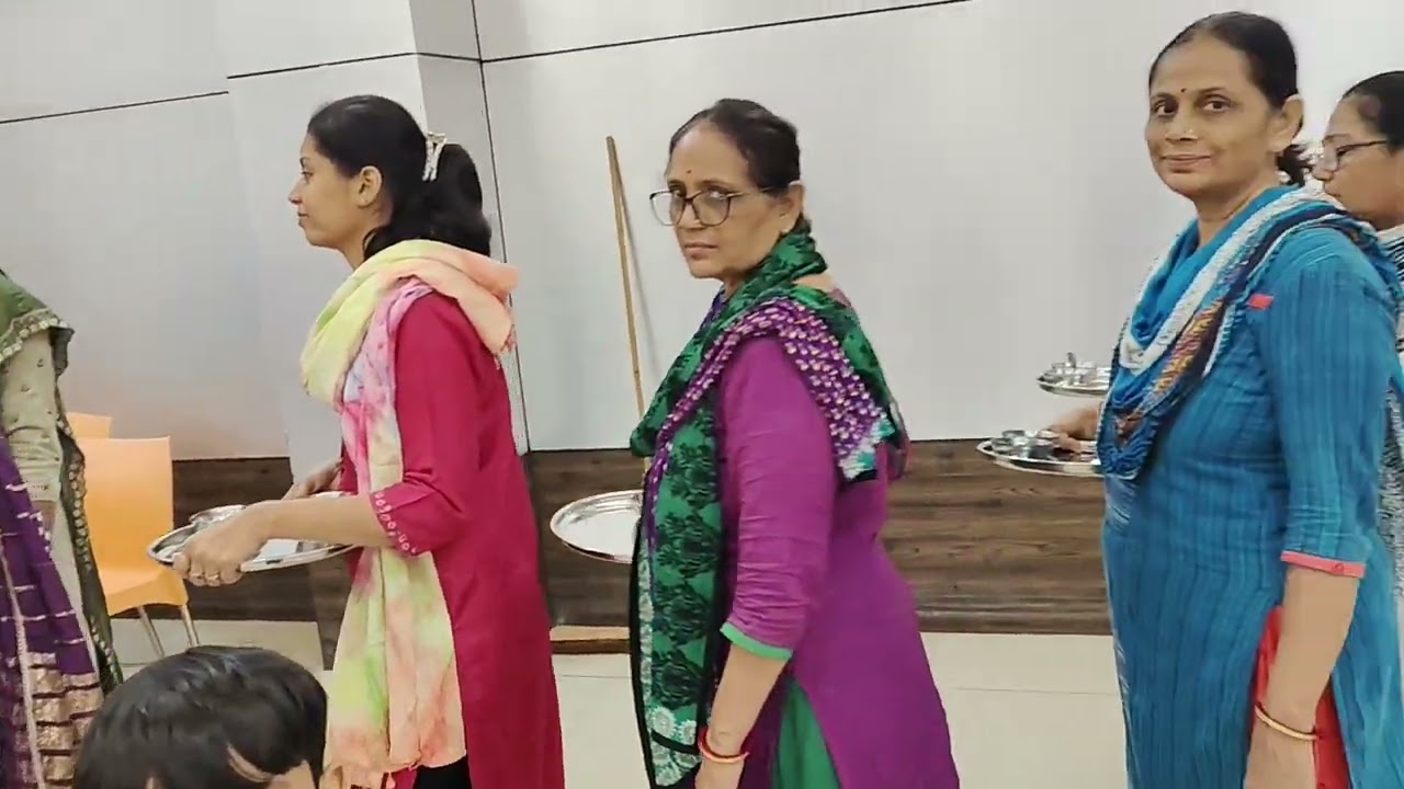 વડતાલ મંદિરના ભોજનાલયમાં ફાગણી પૂનમે હજારો ભાવિકો ભોજન પ્રસાદ માટે ઉમટી પડ્યા હતા: ૩/૩/૨૦૨૬: