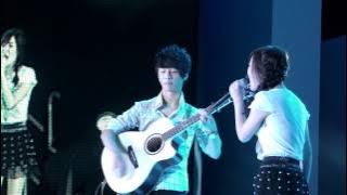Download lagu (2012 Singapore Men's Fashion Week) Rolling in the Deep -  Megan Lee & Sungha Jung