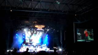 Somebody&#39;s Gotta Feel This.......Kid Rock 8-23-11 Born Free Tour