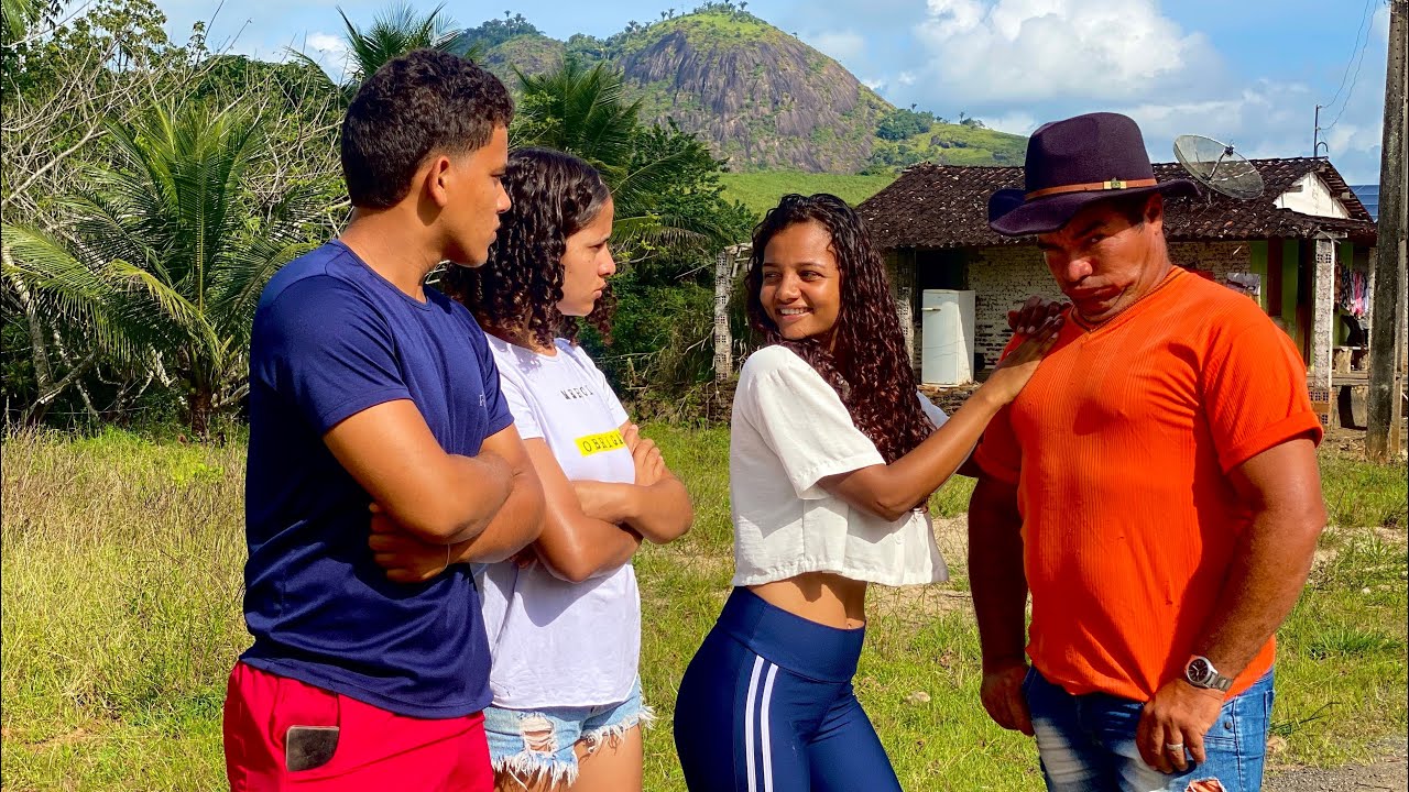 Homem Expulsa Sua Filha de Casa Por Conta de Sua Esposa