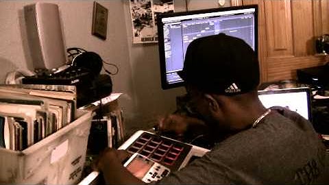 Lampin on the Axiom Air 25 with Ableton Live