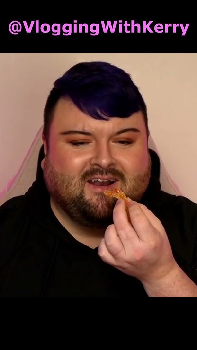Kerry Try's - Gummy Fries #vloggingwithkerry #vwk #try #candy - YouTube