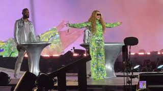 Shakira - (intro) la fuerte live from rio Copacabana