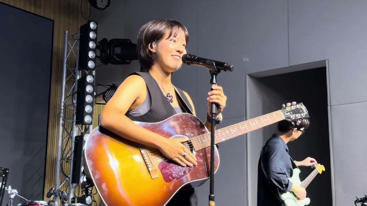 ครั้งหนึ่งเคยสวยงาม (Golden Hour) – Earth Patravee LIVE @ DPU [2025-11-15]