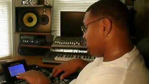 MPC 5000 Tutorial A 1 Hooking it up and getting started autoload and Functions mov