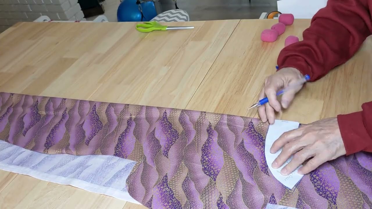 4 Cut Front and Back Neckline Facings