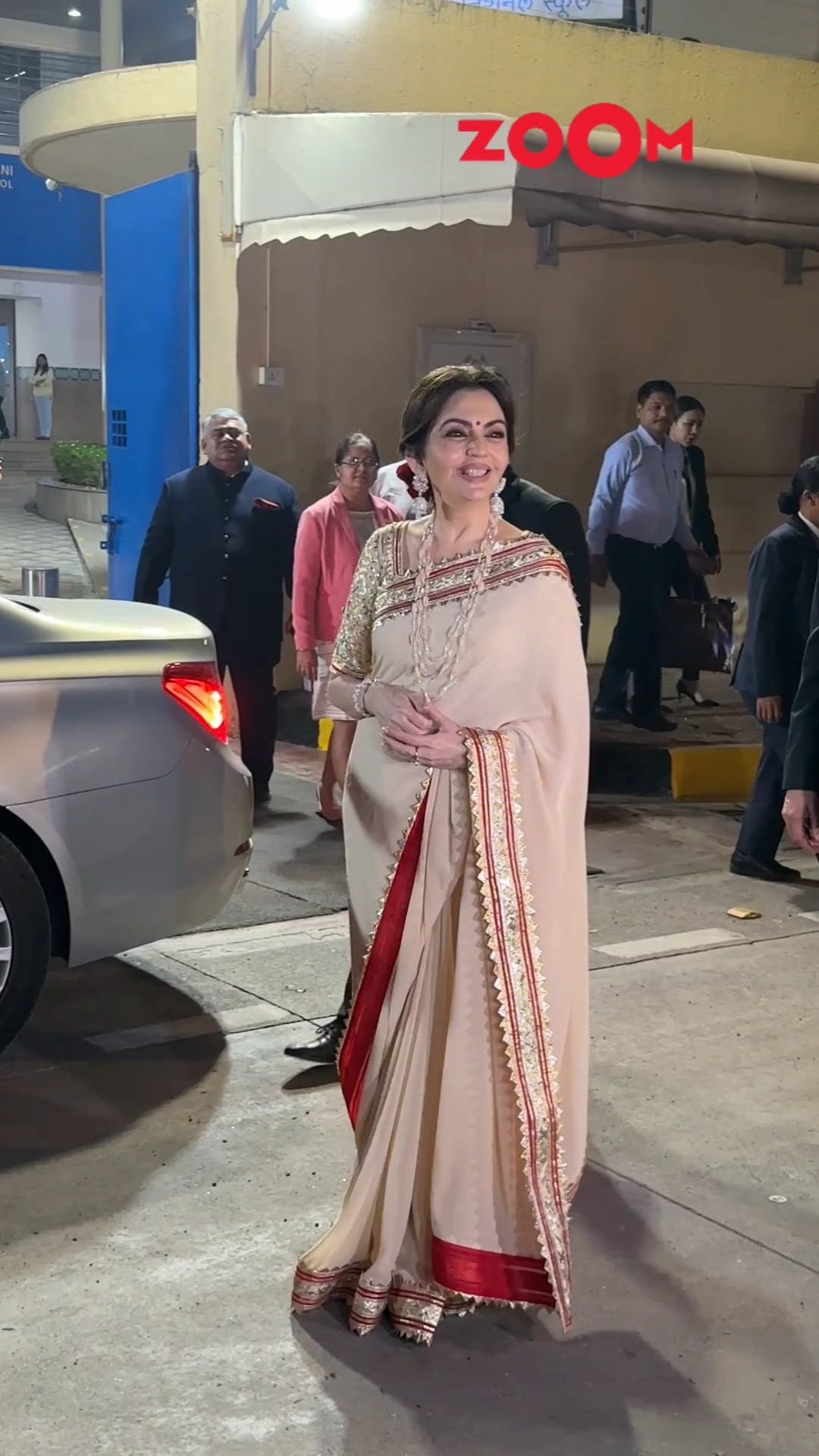 Nita Ambani GRACEFULLY poses for the paps post her school's event ? #nitaambani #shorts