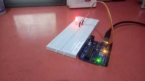 Programação física com Arduino COM LED