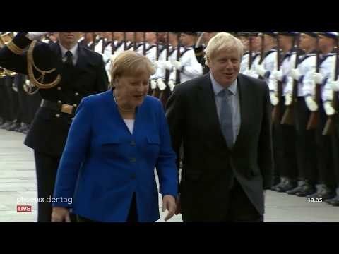 Видео: Boris Johnson mit militärischen Ehren im Kanzleramt empfangen