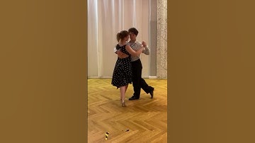 Universitango.com - Pablo & Ludmila - Tango parallel and crossed system steps