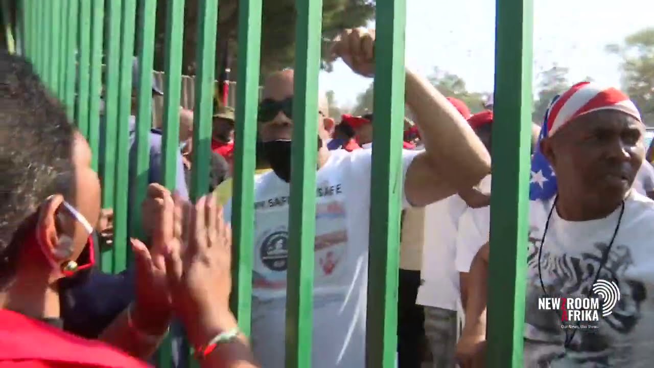 Chaos erupted when Nathaniel Julies was about to be laid to rest