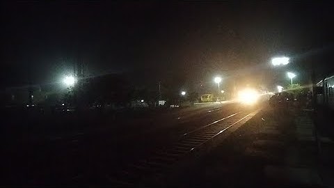 Lucknow Tejas And Kanpur Shatabdi Express Overtakes Gomti Expres At 130km/h.