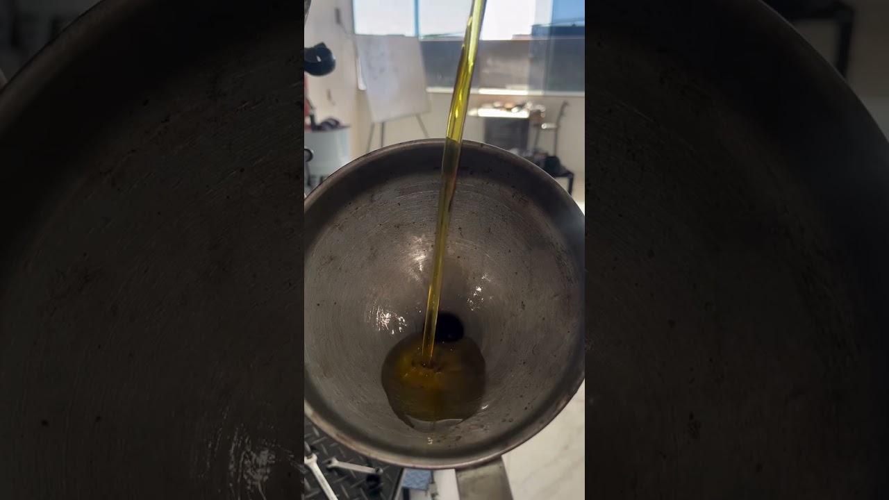 OLHA SÓ COMO FICA O ÓLEO 20W50 FICA E O ÓLEO 10W30😎🚀