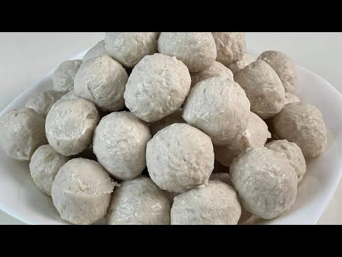 How to make Chicken Meatballs. Naw Naw Kitchen.