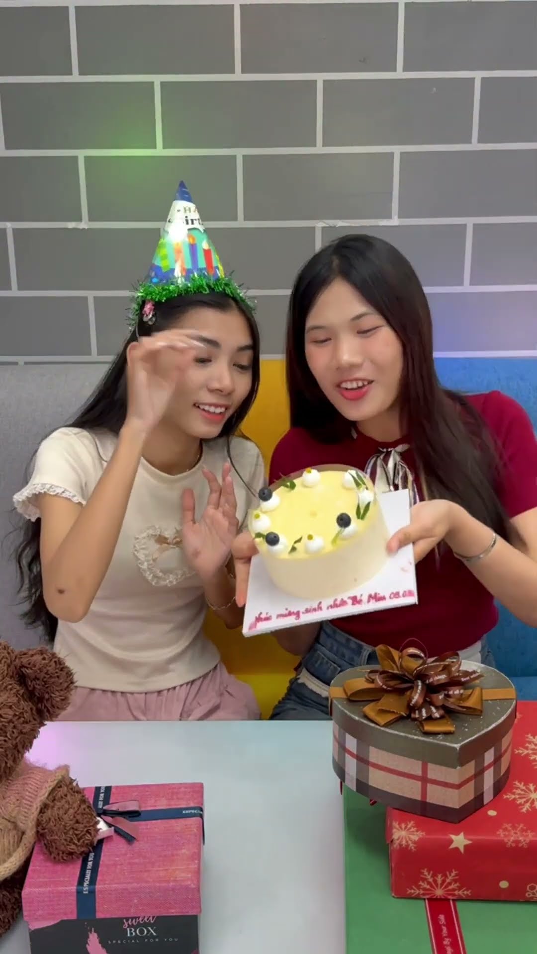 LNS - Đừng đụng vào bánh kem của tôi || don't touch my birthday cake #shorts