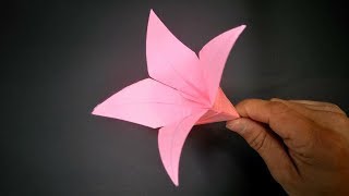 Origami Lirio de papel Realista