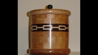 box with chain link pattern ring making a box with a chain ling pattern ring.