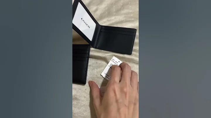 Coach Men’s wallet tag and carecard
