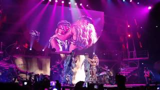 Britney Spears - Baby One More Time / S&M (Live in Arena Zagreb, 1.10.2011)