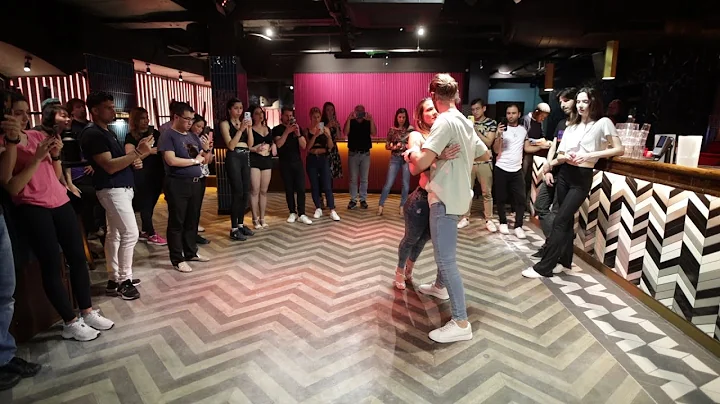 Bachata by Juan Garcia & Sara Avils Advanced demo ...