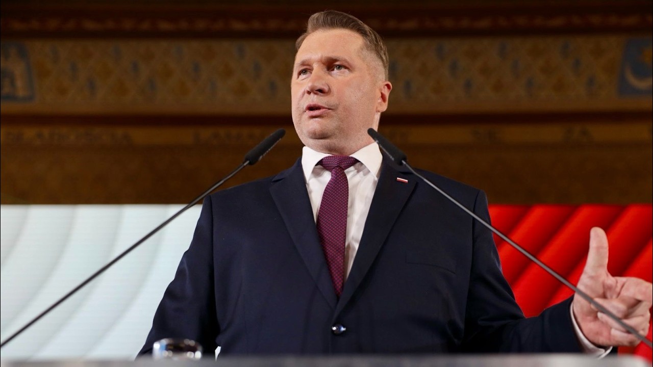 Normalny, zwykły Polak. Normalny Polak, zwykły, normalny – i tak wiele razy