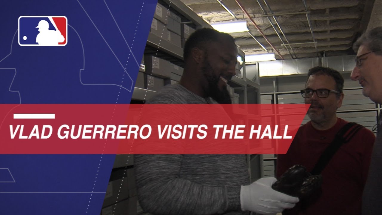Vladimir Guerrero takes a tour of the Hall of Fame