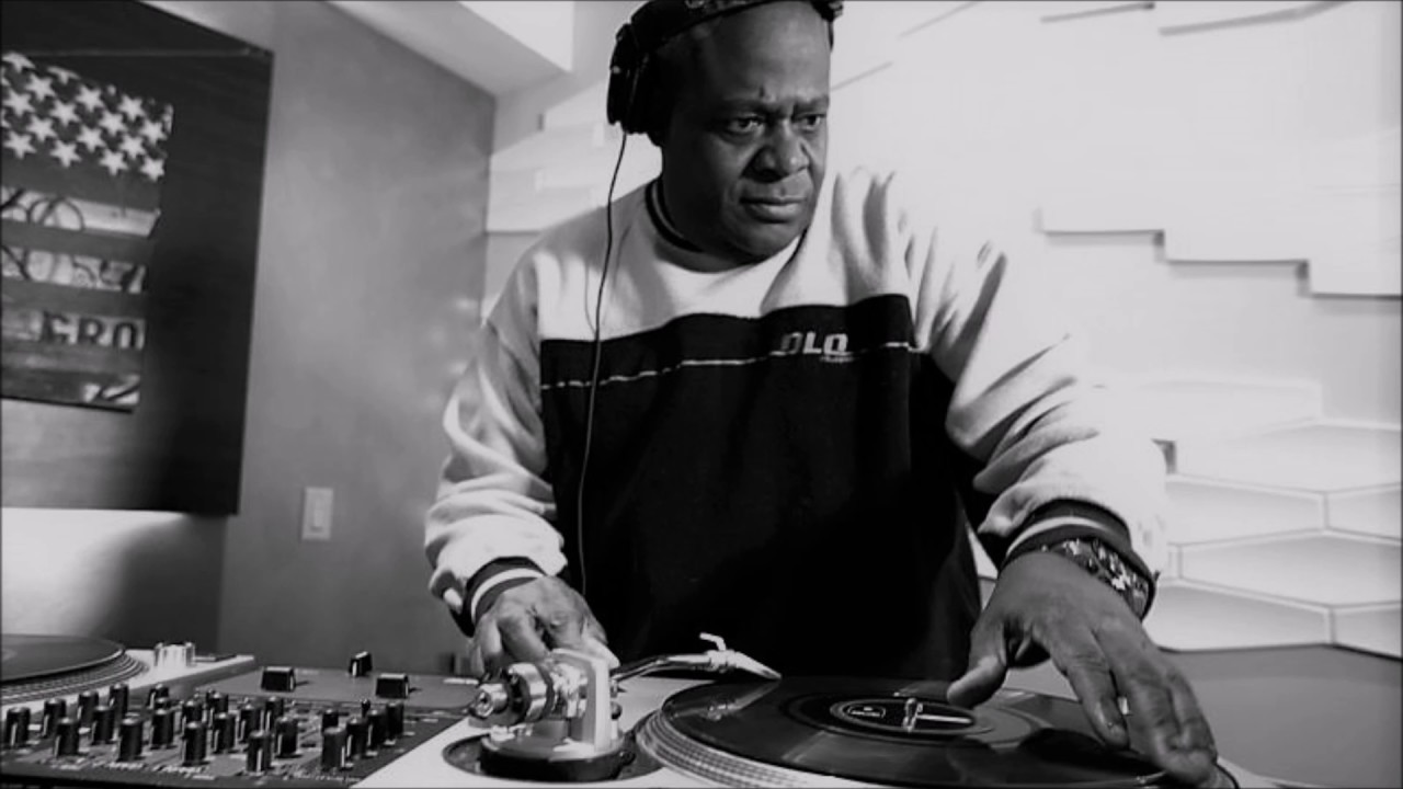 DJ Chuck Chillout on 98.7 Kiss-FM (1985-07-xx) - YouTube
