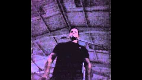 Rutina para bíceps en banco scott con polea