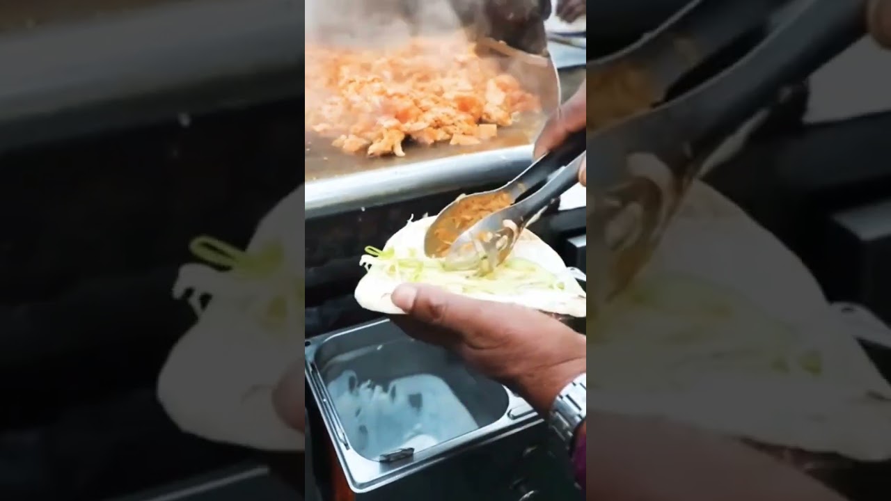 famous Afgani chicken shawarma roll of Brahmaputra market Noida | street food delhi india|| 