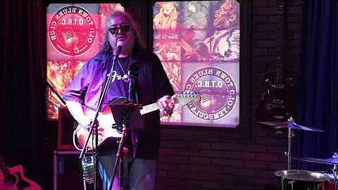 Les Allen Band Cover of "Suspicious Minds"
